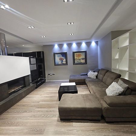 Aura Skanderbeg Square Apartments Tirana Exterior foto